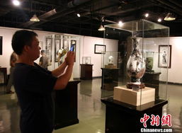 中国工艺美术大师熊声贵携子举办醴陵瓷精品联展