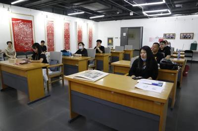 天美·日新丨天津美术学院首期工笔重彩青绿山水精研与创作班开班